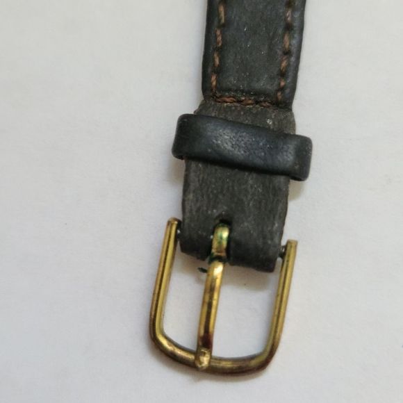 VINTAGE.   DISNEY VINTAGE WATCH - Picture 7 of 9